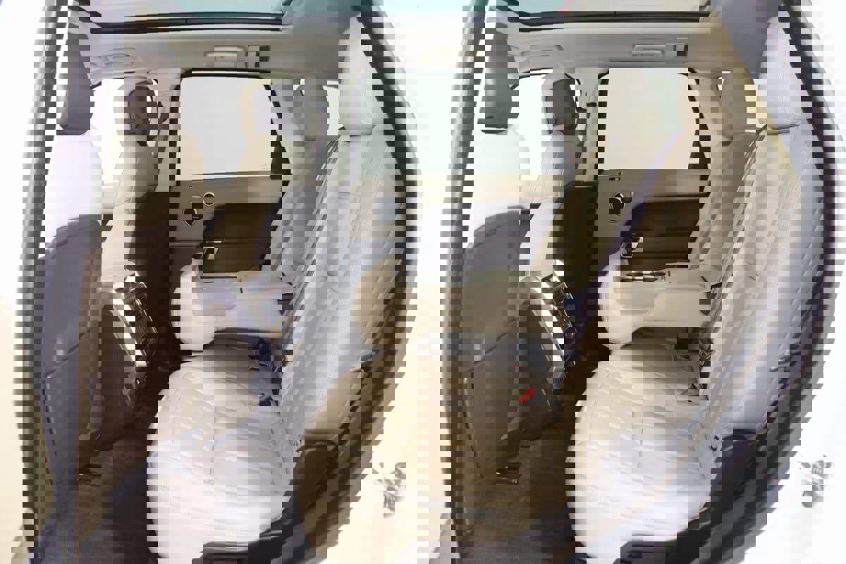 Used 2020 Land Rover Range Rover Sport SE image 49