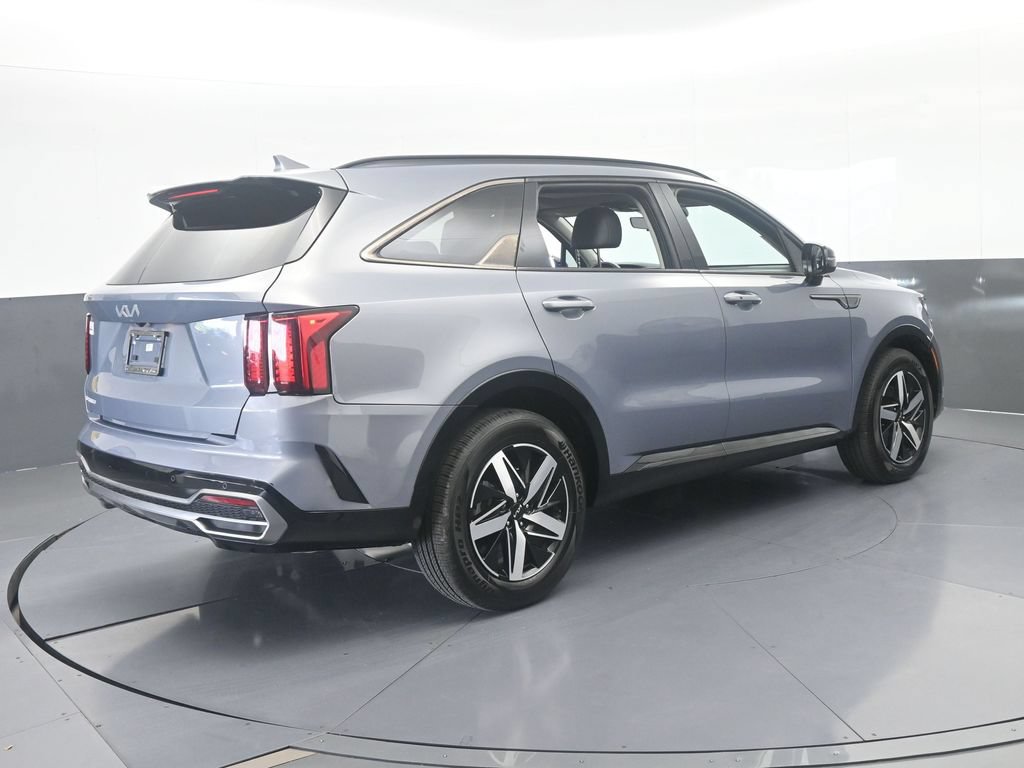 Used 2023 Kia Sorento S w/ Panoramic Sunroof Package FWD image 6