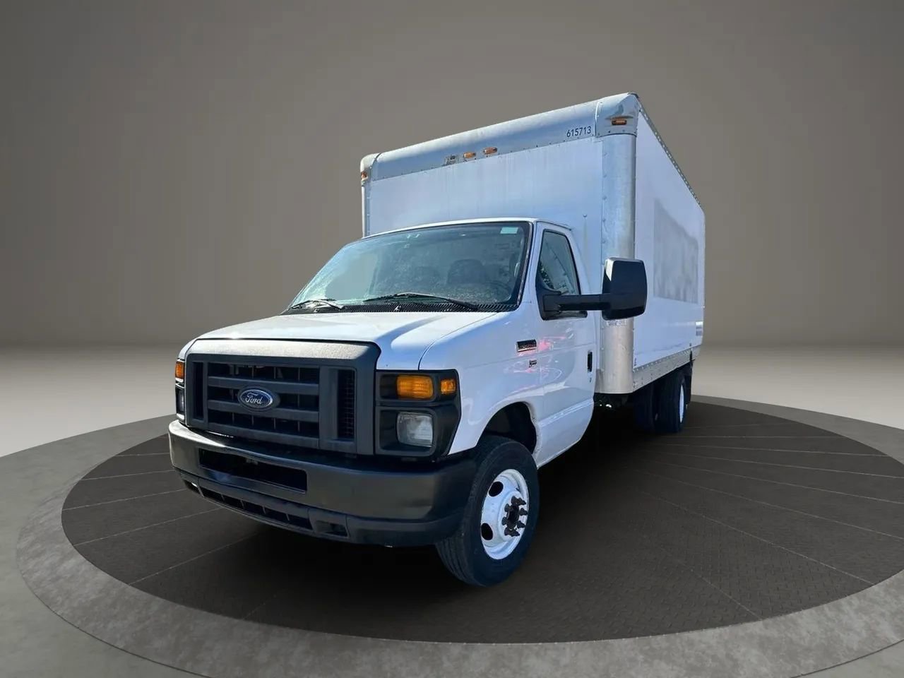 Used 2016 Ford E-350 and Econoline 350 Super Duty image 1