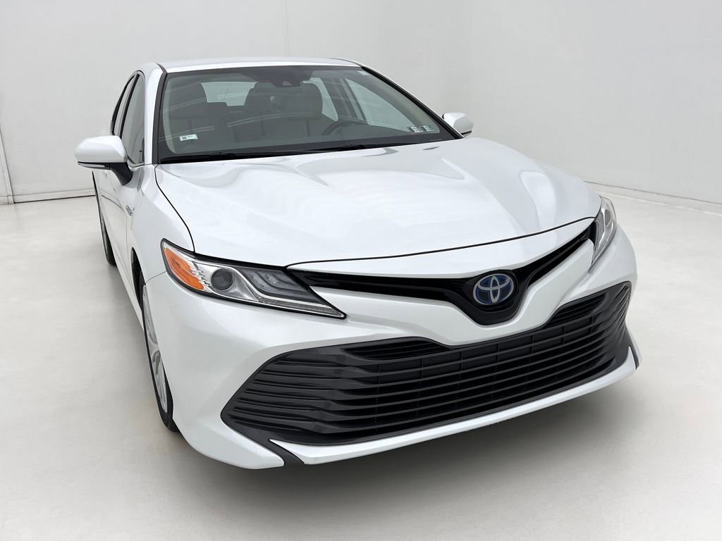 Used 2019 Toyota Camry XLE image 3