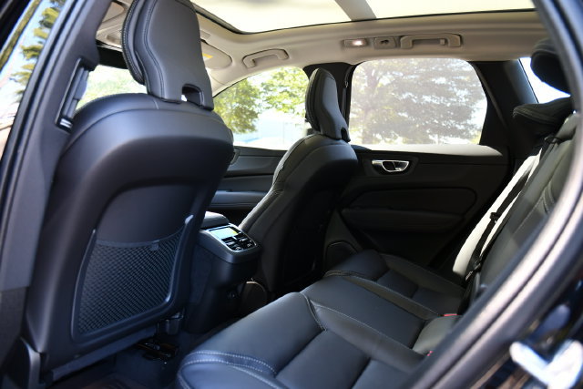 New 2027 Volvo XC60 B5 Ultra AWD/4WD image 18