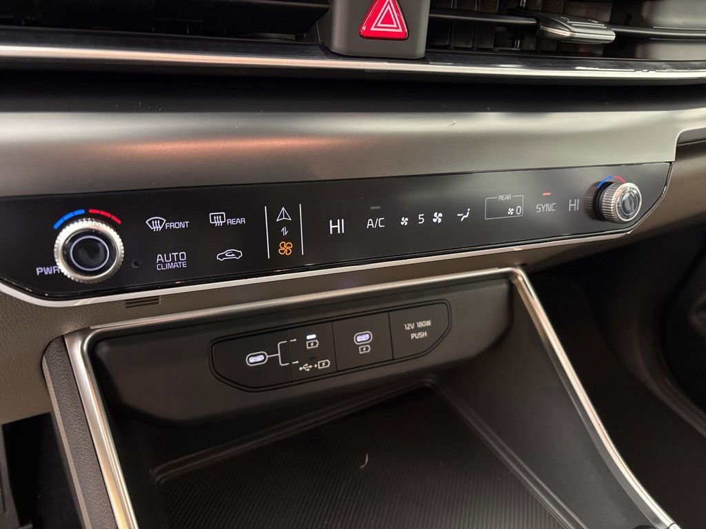 New 2026 Kia Carnival FWD image 30