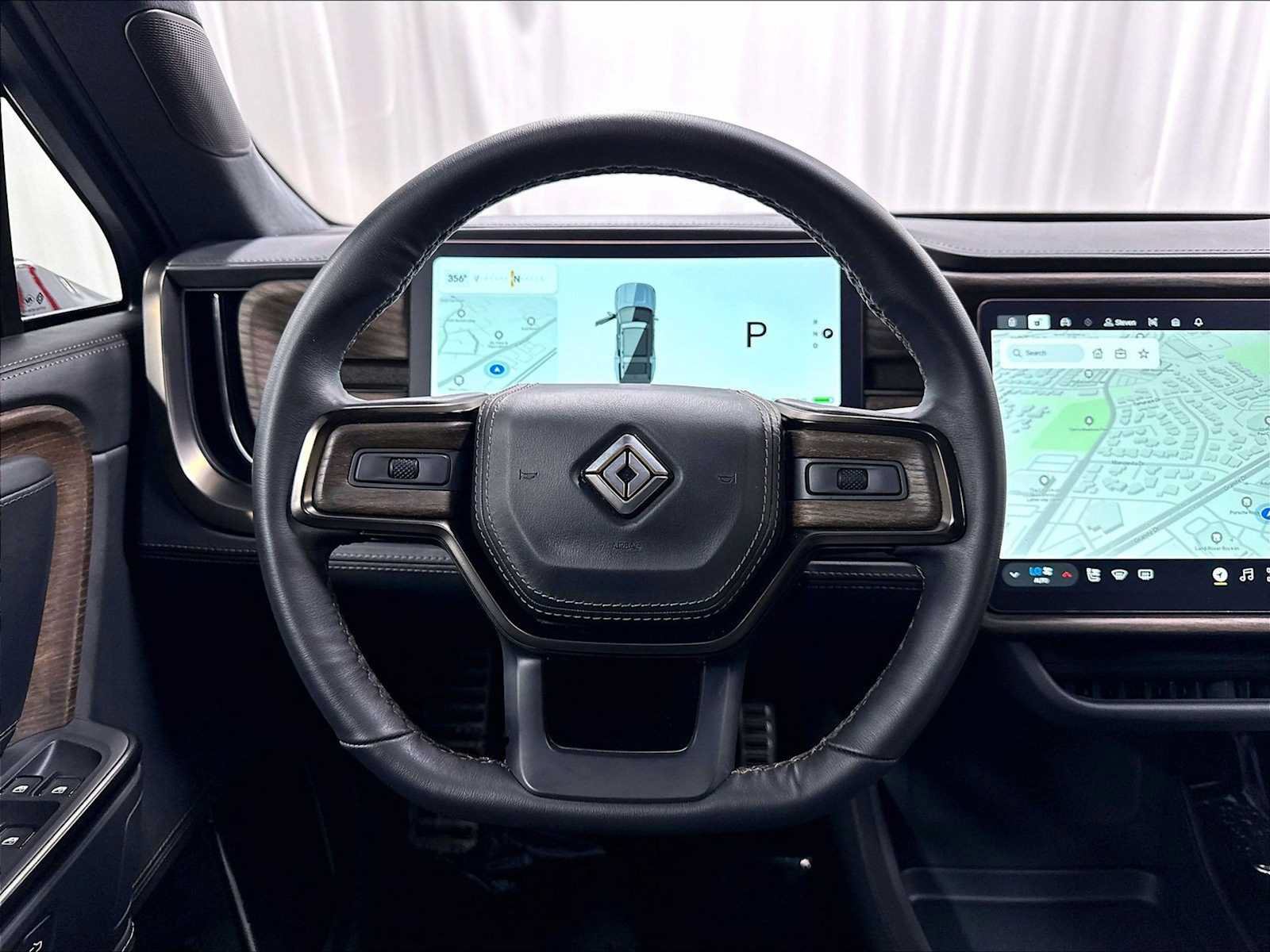 Used 2025 Rivian R1S Premium AWD/4WD image 17