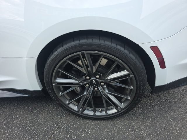 Used 2023 Chevrolet Camaro ZL1 RWD image 11