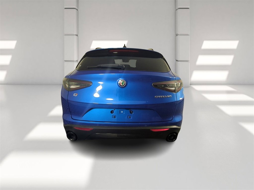 New 2025 Alfa Romeo Stelvio Sprint image 5