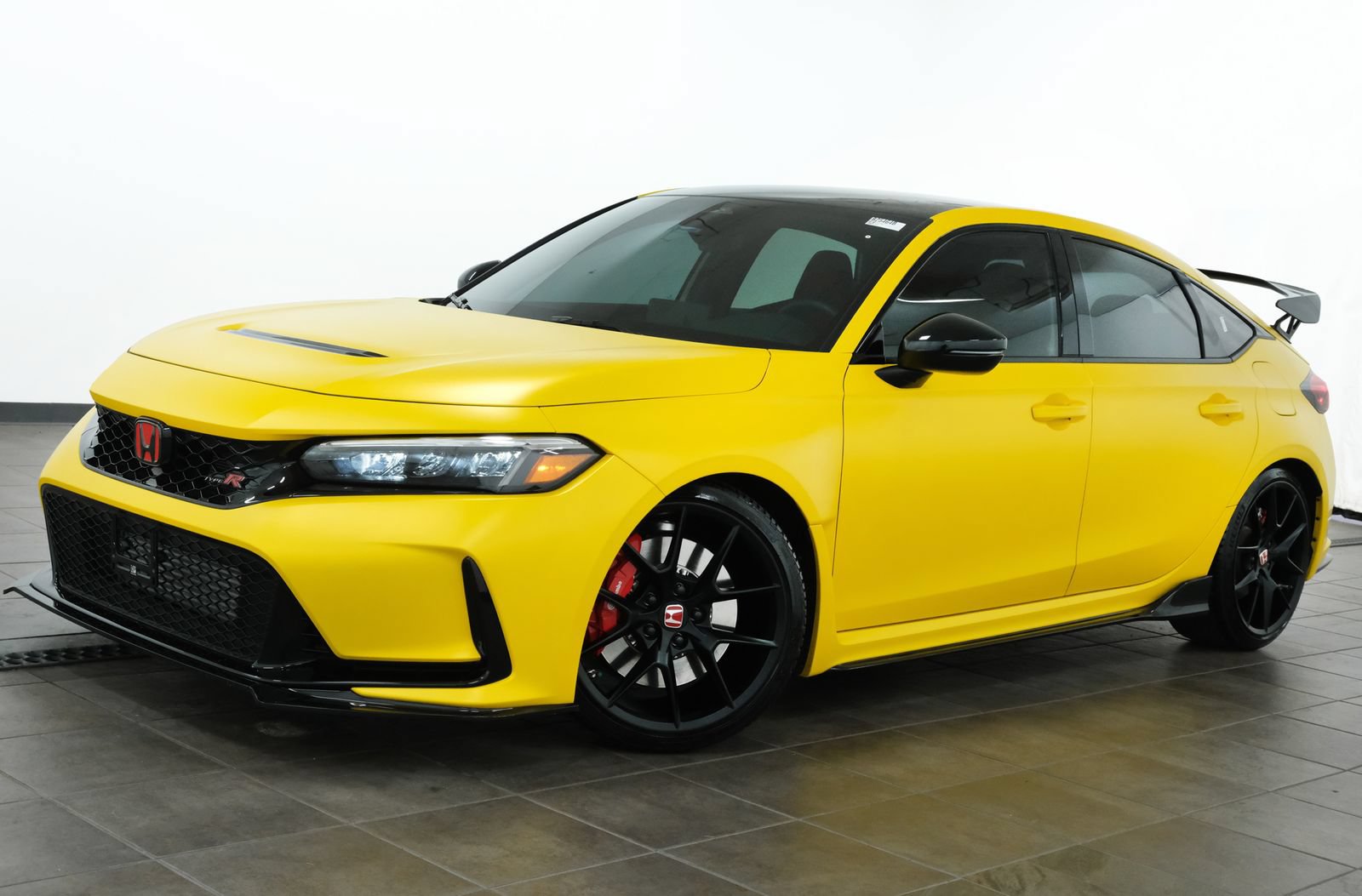 Used 2024 Honda Civic Type R image 1