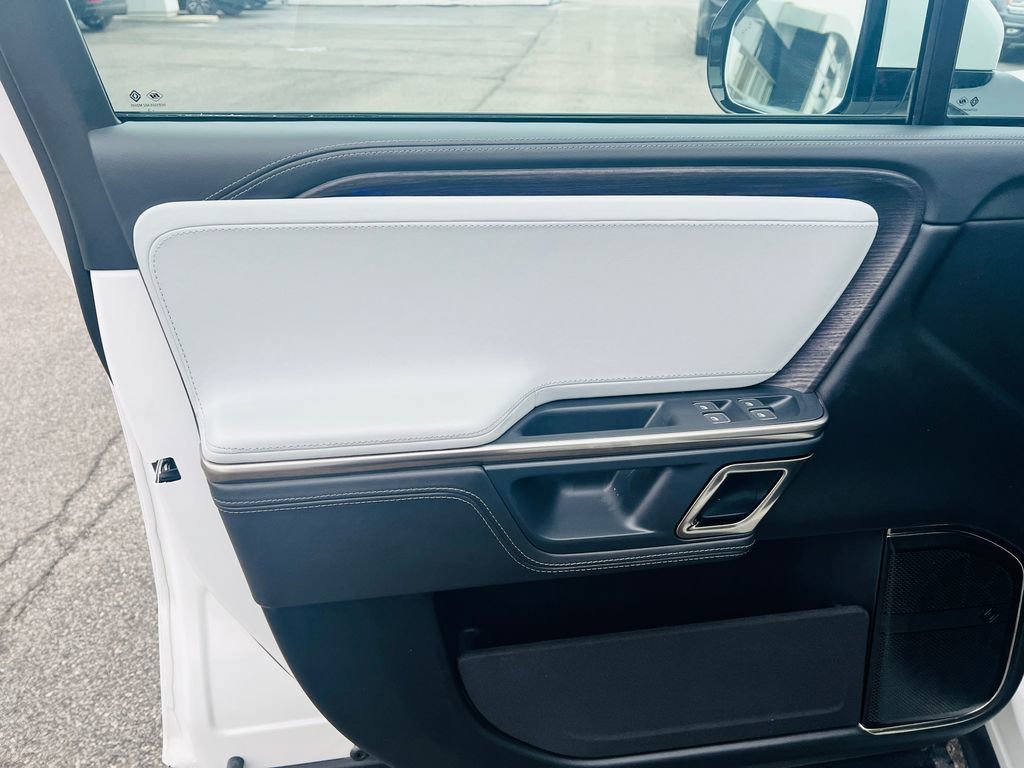 Used 2023 Rivian R1S Adventure image 12