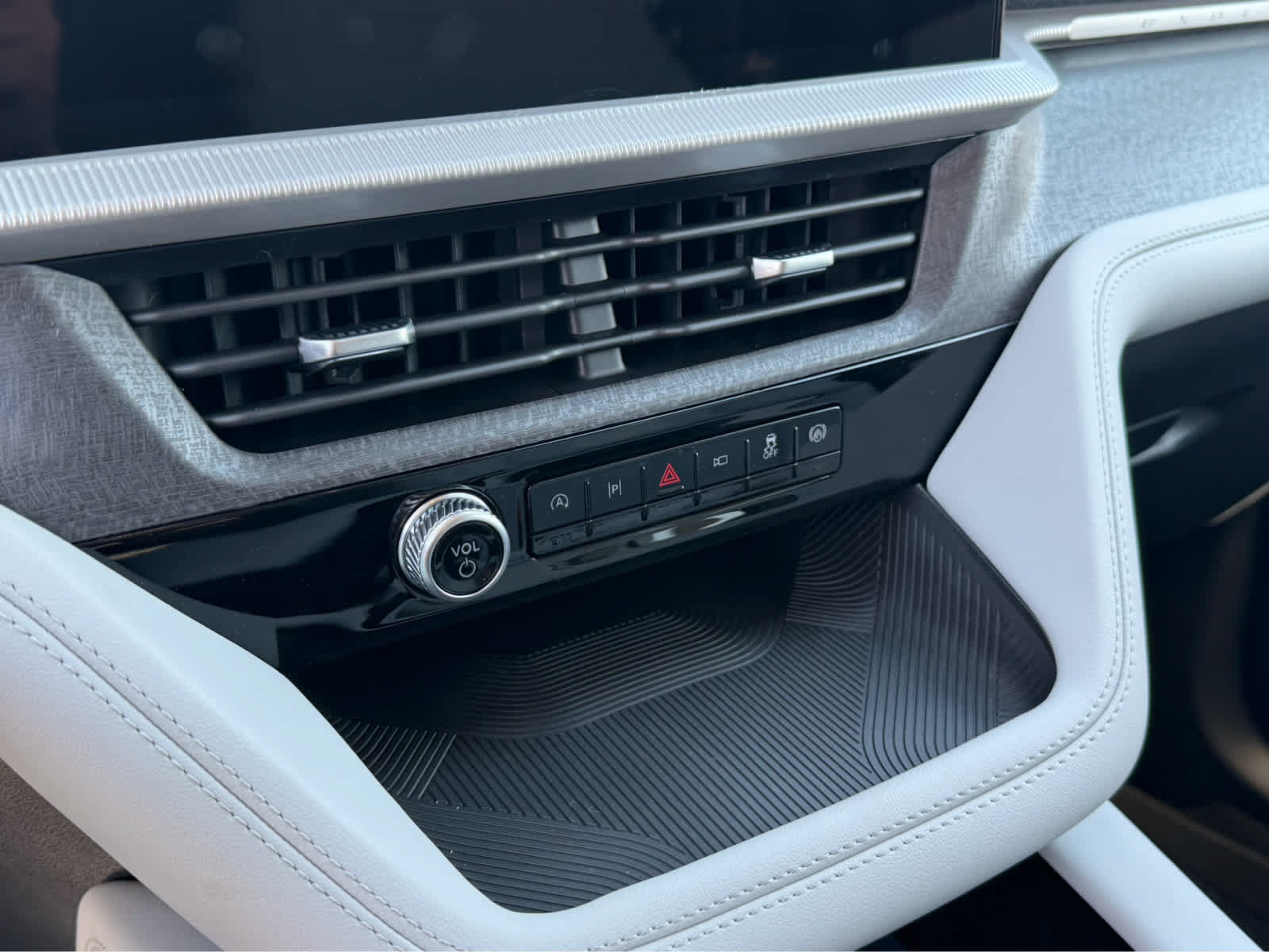 New 2026 Ford Explorer Platinum w/ LUX Leather Package AWD/4WD image 18