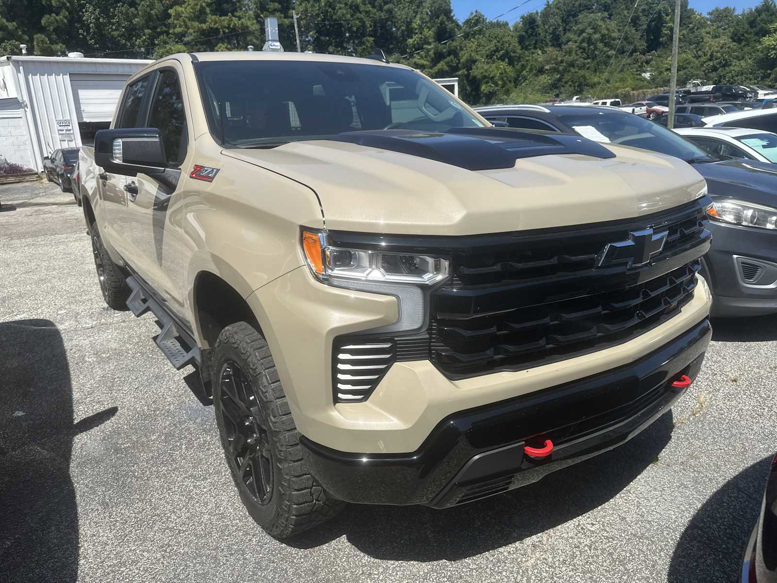 Used 2022 Chevrolet Silverado 1500 LT Trail Boss w/ LT Trail Boss Premium Package image 3