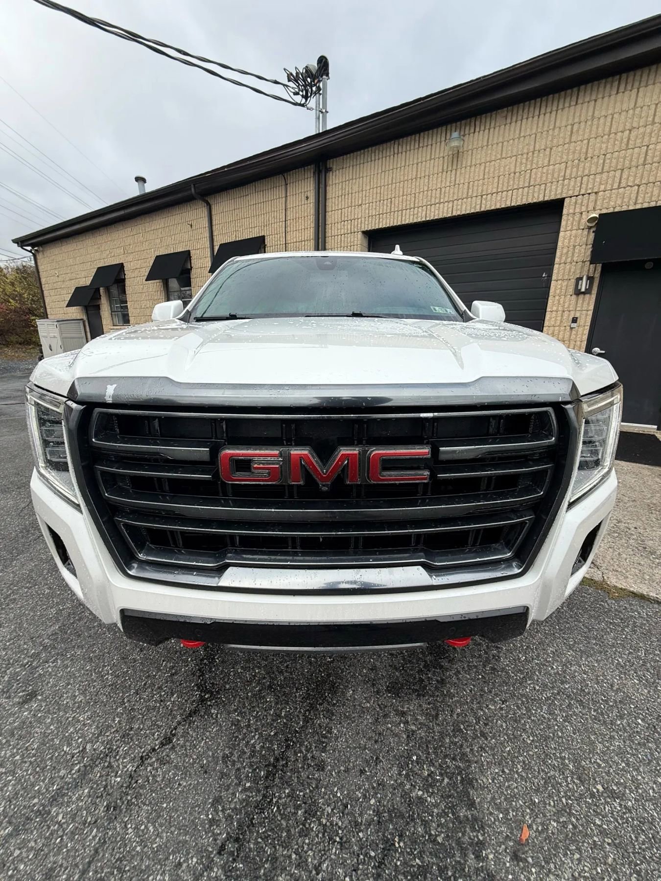 Used 2021 GMC Yukon AT4 w/ AT4 Premium Package image 9