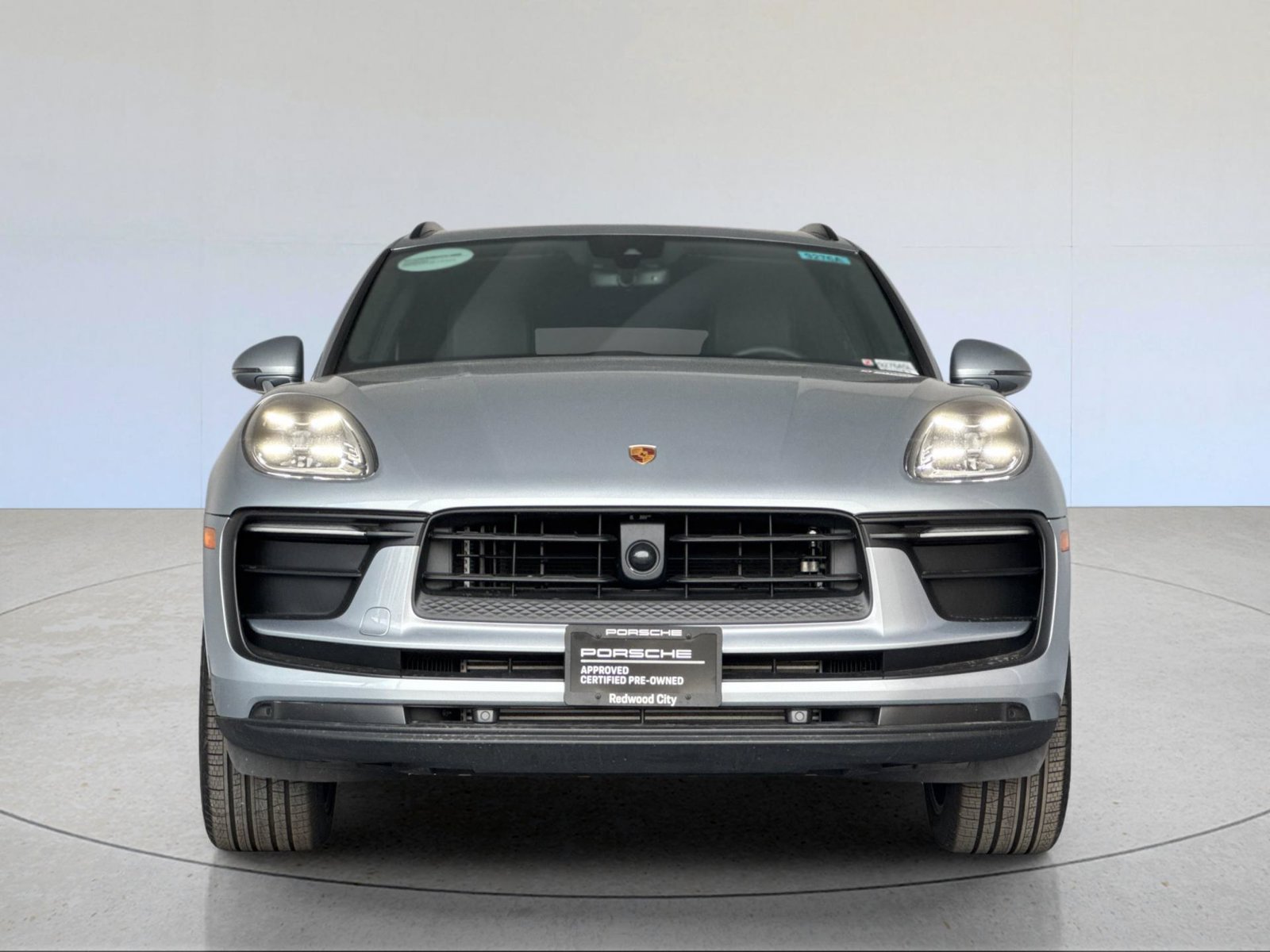 Certified 2025 Porsche Macan AWD/4WD image 11