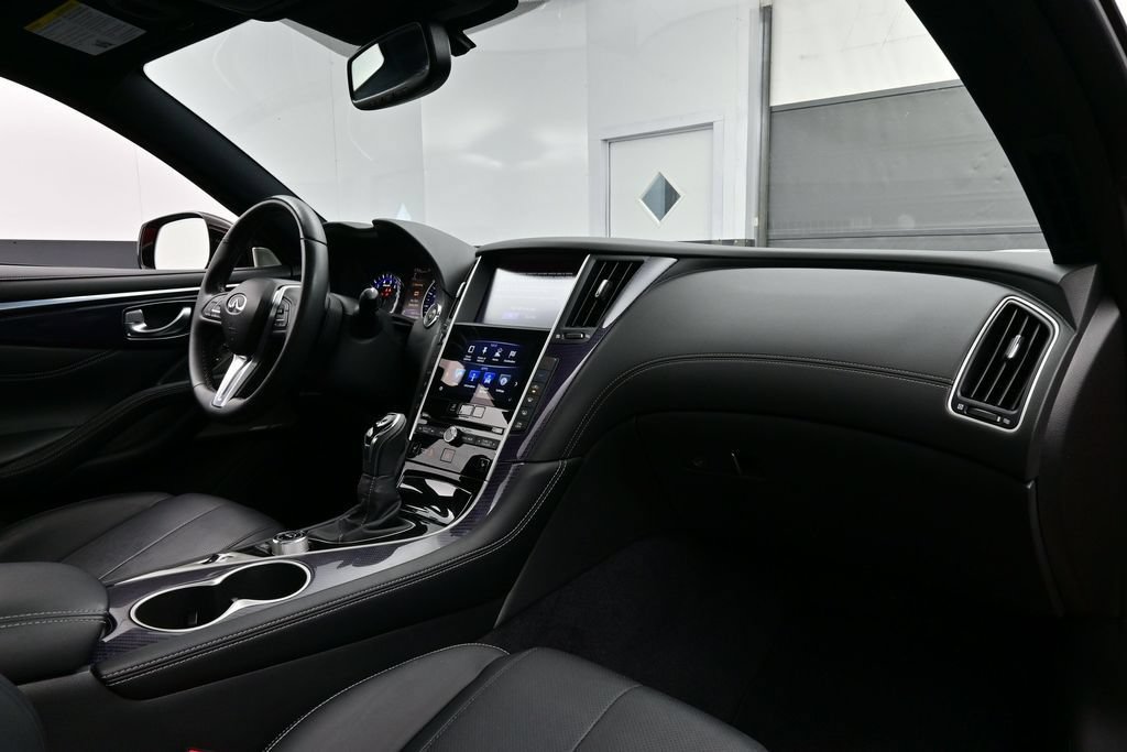 Used 2018 INFINITI Q60 Red Sport 400 AWD/4WD image 14