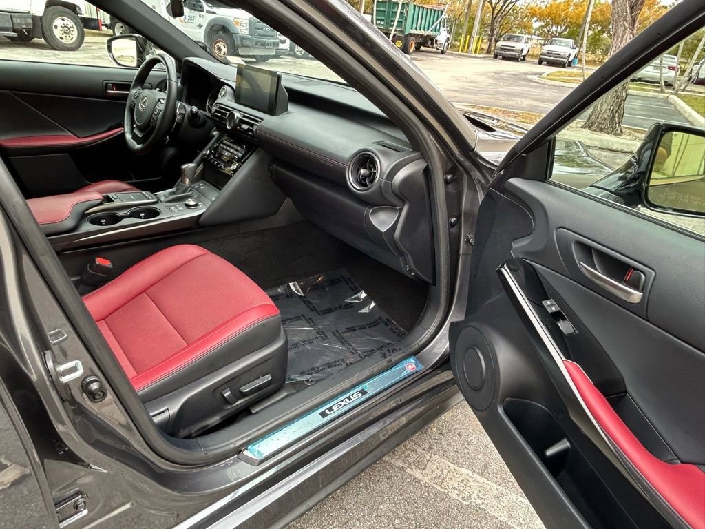 Used 2024 Lexus IS 300 w/ Comfort Package image 31