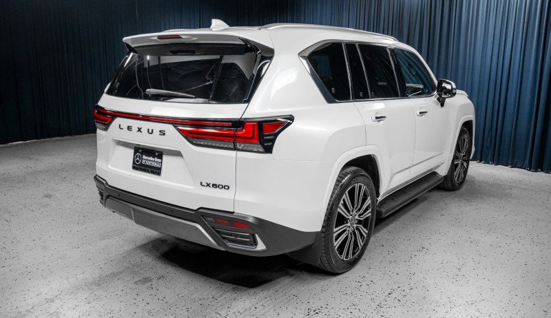 Used 2026 Lexus LX 600 4WD w/ Accessory Package (2T) image 5