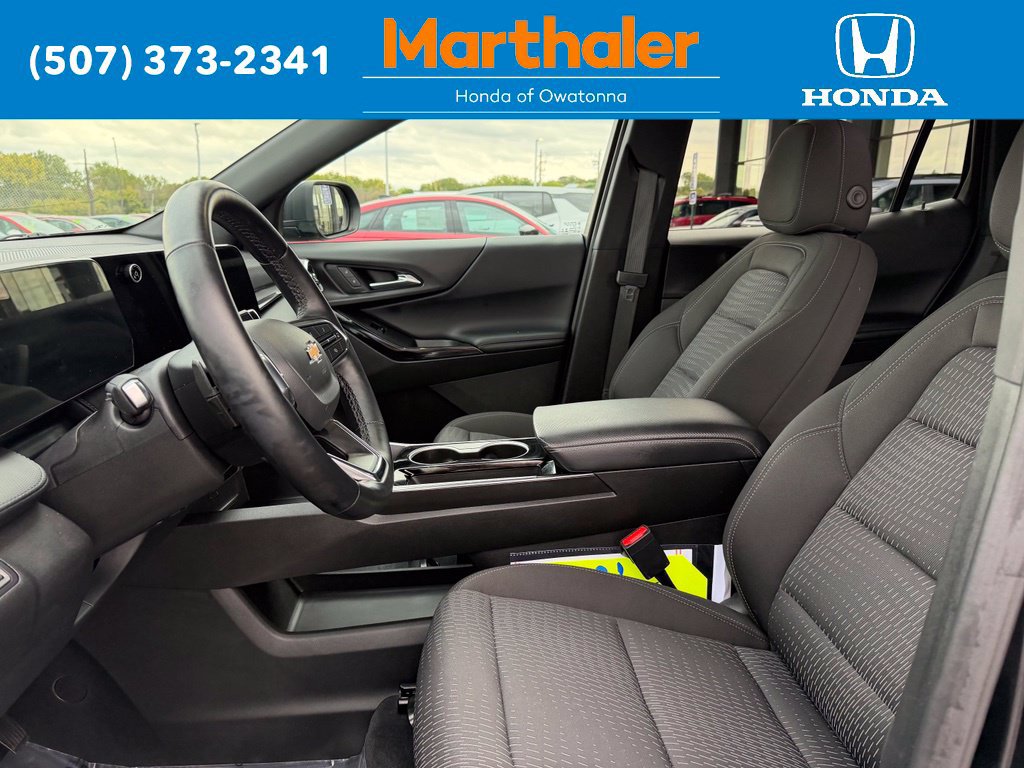 Used 2025 Chevrolet Equinox LT AWD/4WD image 9