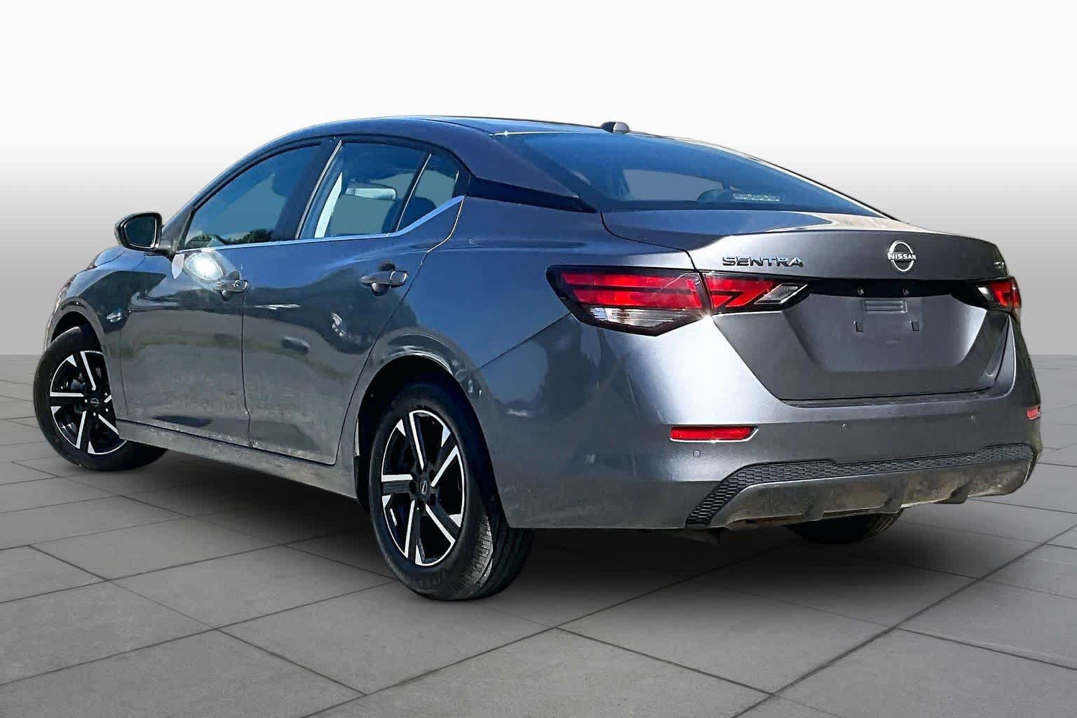 Used 2024 Nissan Sentra SV FWD image 12