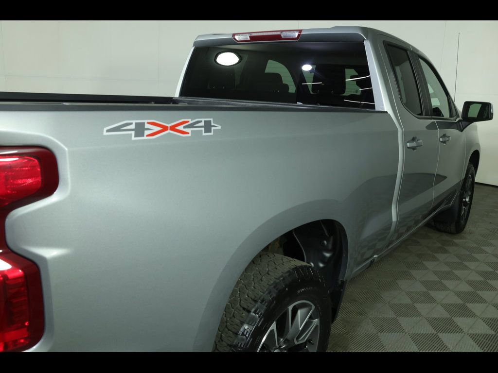 Used 2023 Chevrolet Silverado 1500 LT AWD/4WD image 19