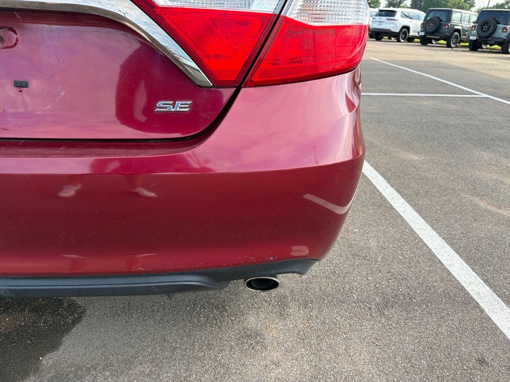 Used 2016 Toyota Camry SE FWD image 3