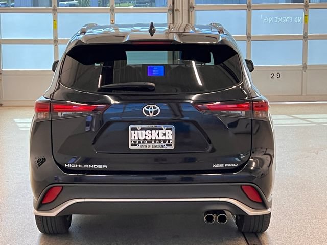Used 2025 Toyota Highlander XSE AWD/4WD image 6