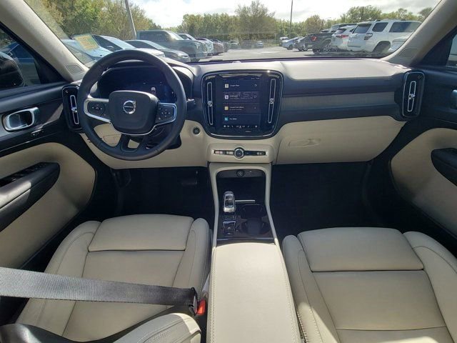 Used 2025 Volvo XC40 B5 Plus w/ Protection Package Premier image 2