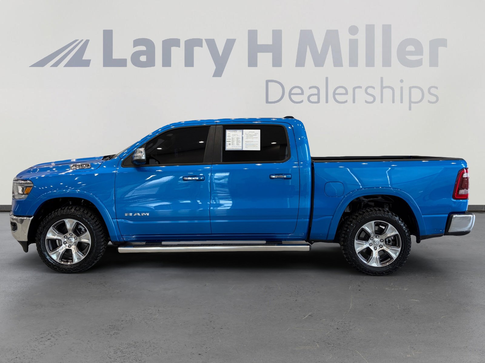 Used 2022 RAM 1500 Laramie image 2