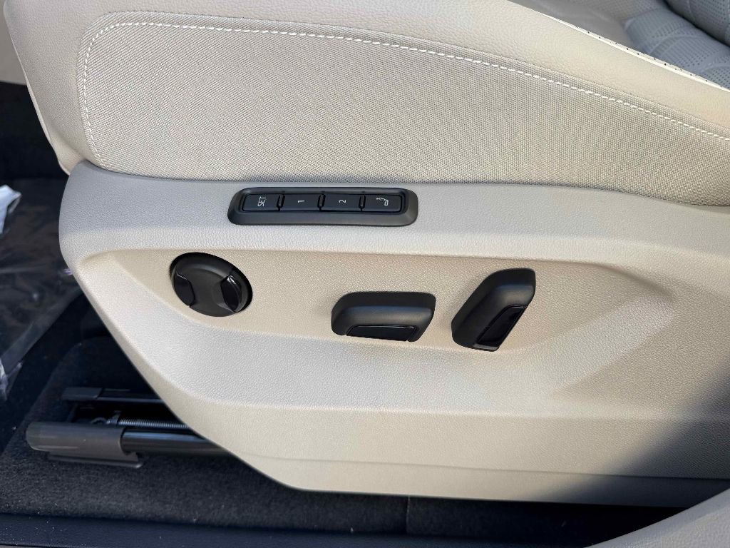 New 2026 Volkswagen Atlas SEL Premium R-Line image 13