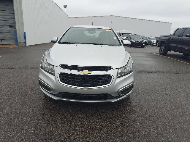 Used 2016 Chevrolet Cruze LT image 2
