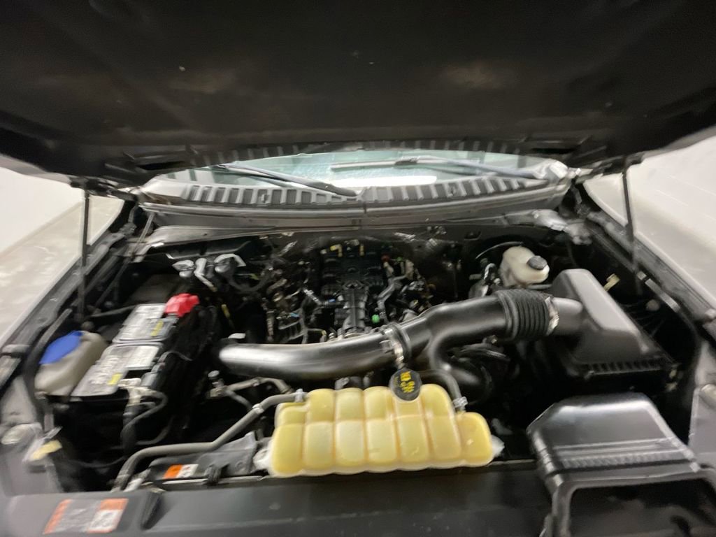 Used 2021 Ford Expedition XLT image 30