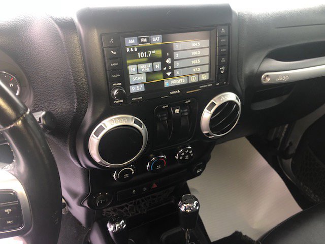 Used 2015 Jeep Wrangler Sport image 17