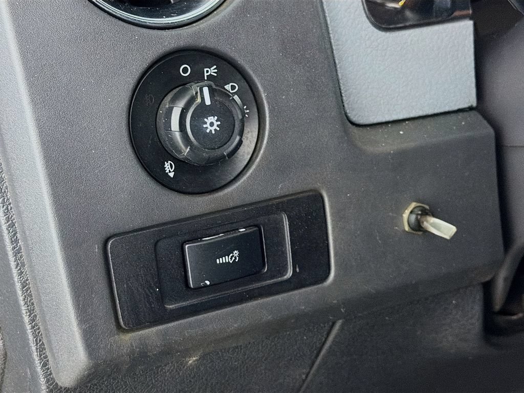 Used 2013 Ford F150 XLT AWD/4WD image 11