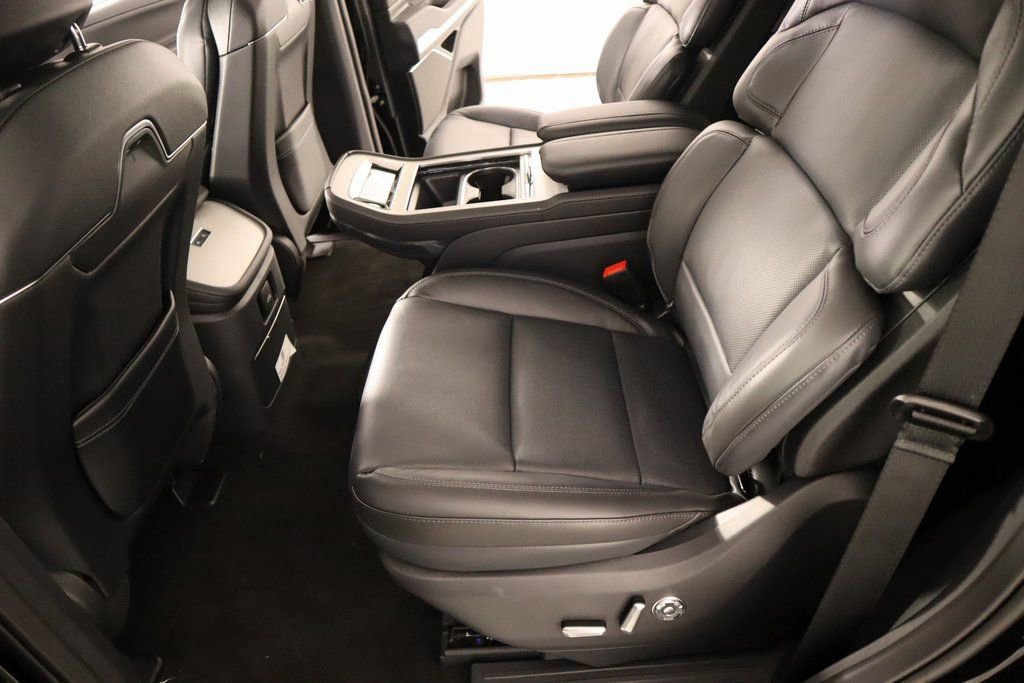 New 2025 Lincoln Navigator Reserve w/ Jet Appearance Package image 12