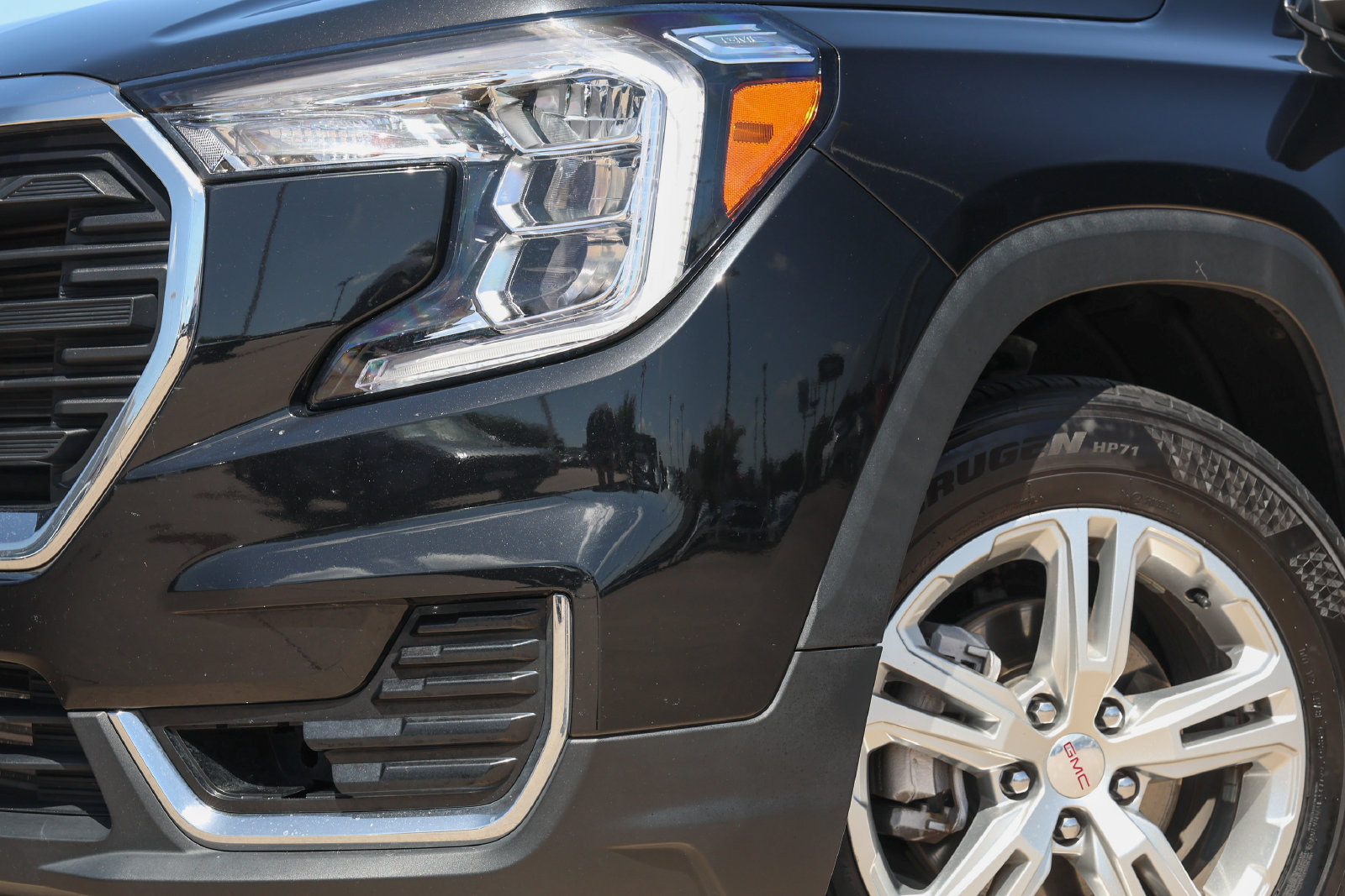 Used 2024 GMC Terrain SLE AWD/4WD image 10