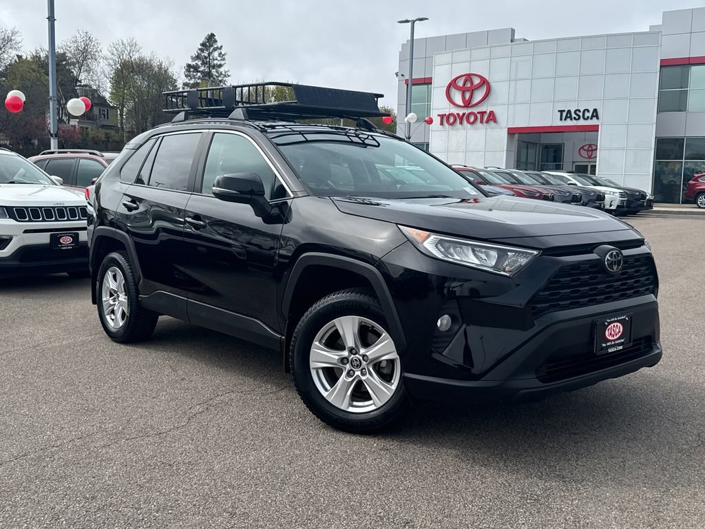 Used 2021 Toyota RAV4 XLE AWD/4WD image 1