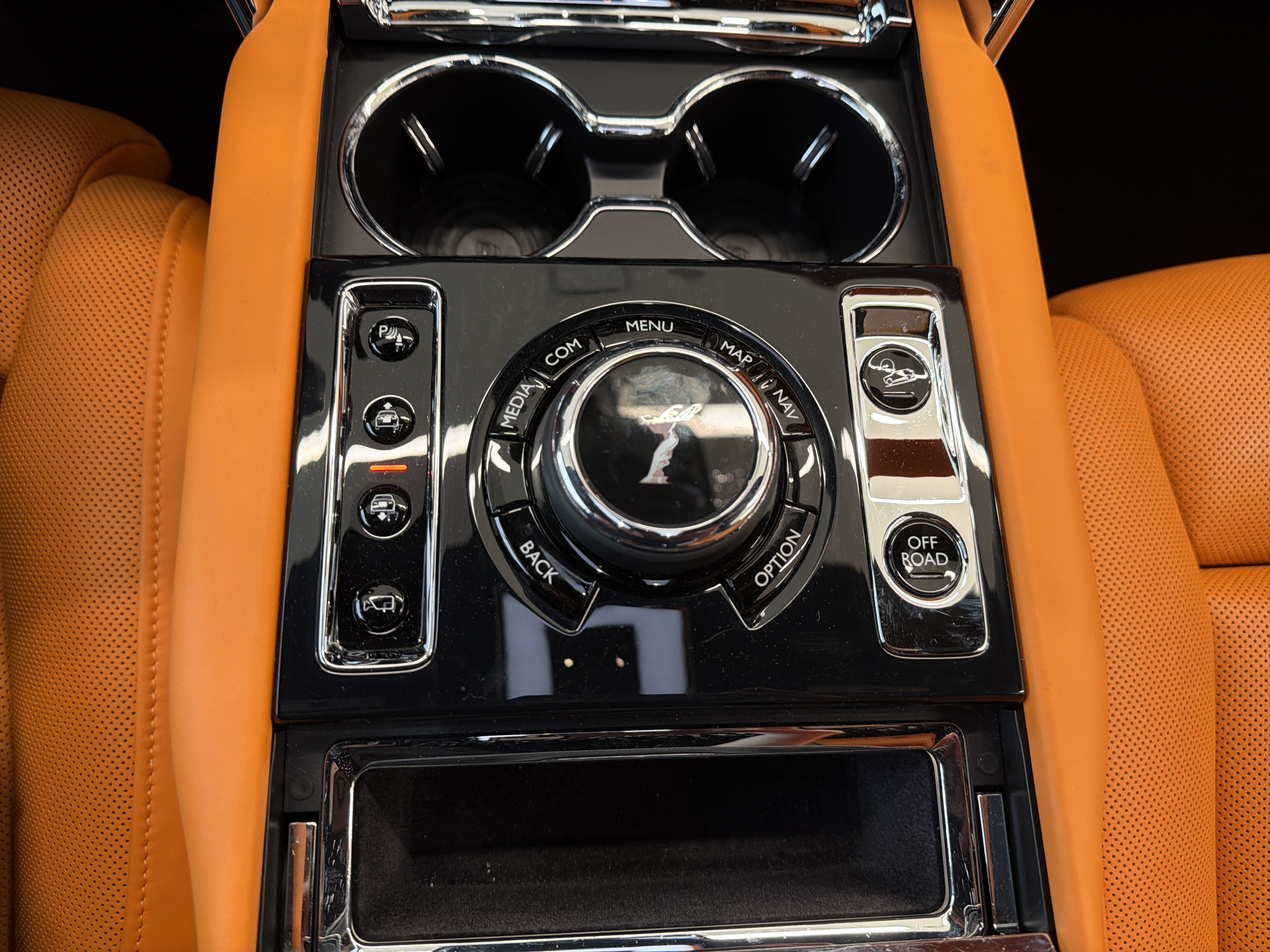 Certified 2022 Rolls-Royce Cullinan AWD/4WD image 17