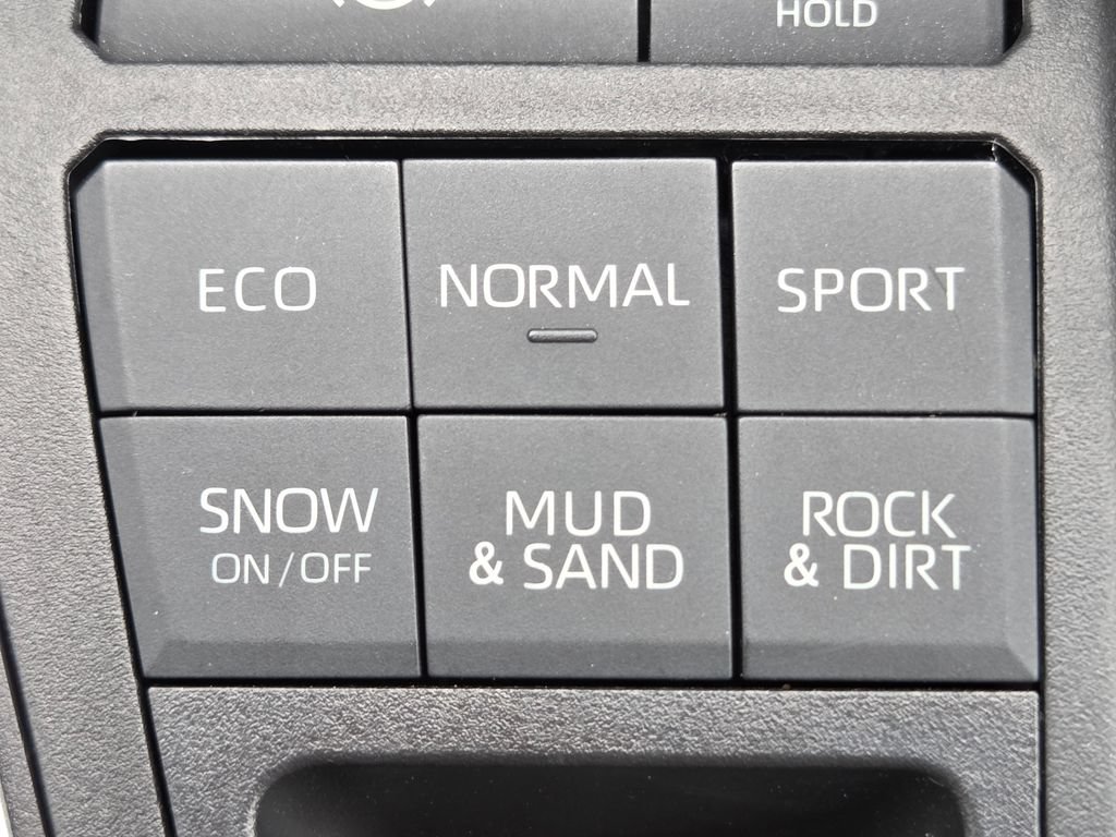 Used 2019 Toyota RAV4 XLE Premium w/ Cold Weather Package AWD/4WD image 9