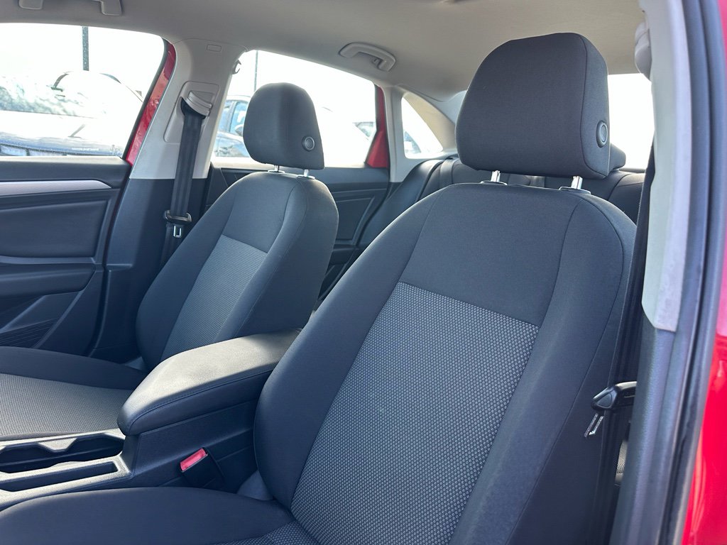 Used 2020 Volkswagen Jetta R-Line image 12