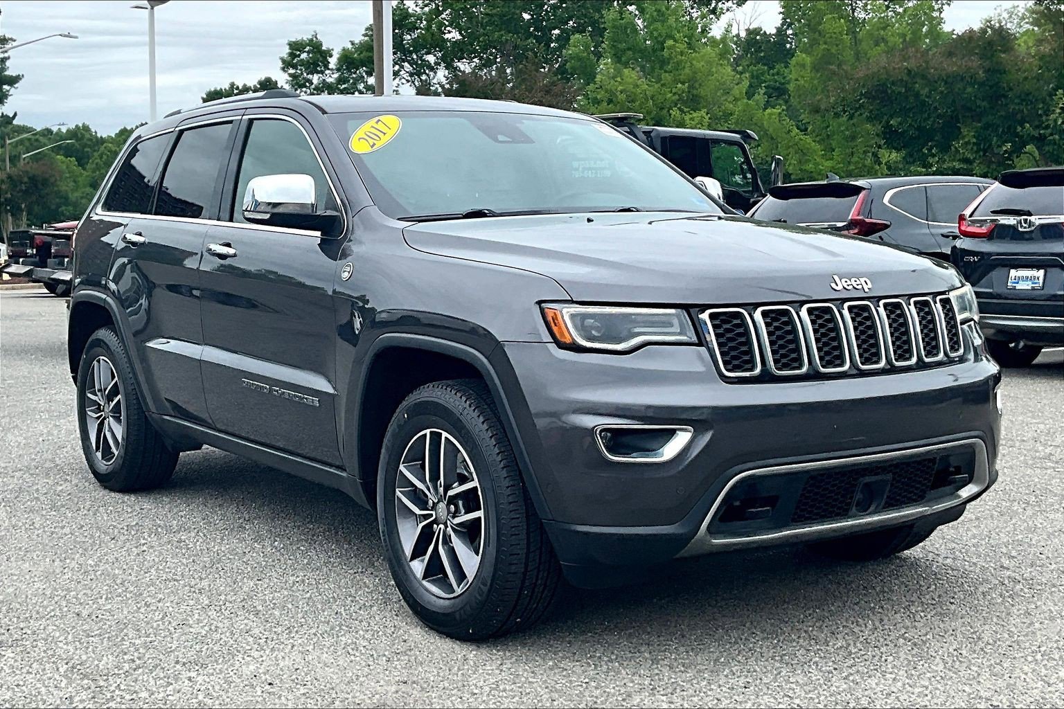 Used 2017 Jeep Grand Cherokee Limited w/ Luxury Group II AWD/4WD image 11
