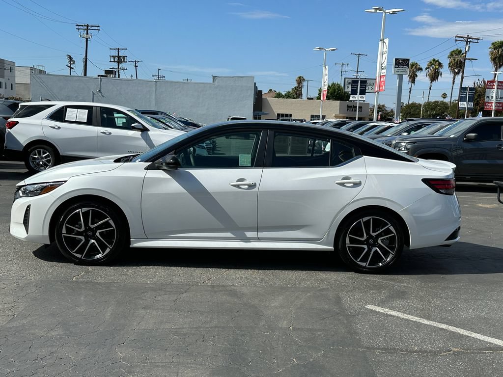 Used 2025 Nissan Sentra SR FWD image 3