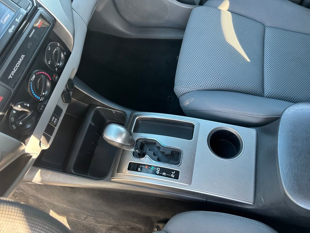 Used 2015 Toyota Tacoma 4x4 Access Cab V6 w/ TRD Sport Package image 24