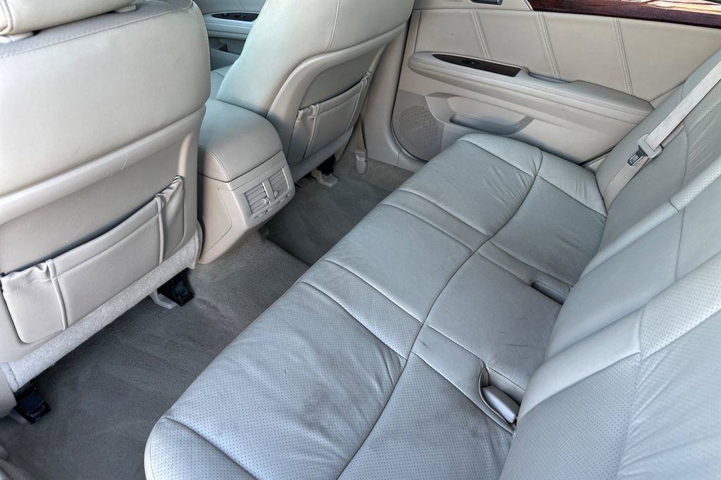 Used 2010 Toyota Avalon Limited FWD image 12