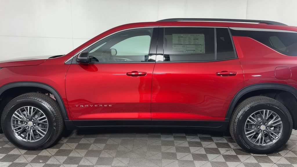 New 2027 Chevrolet Traverse LT w/ LPO, Floor Liner Package FWD image 6