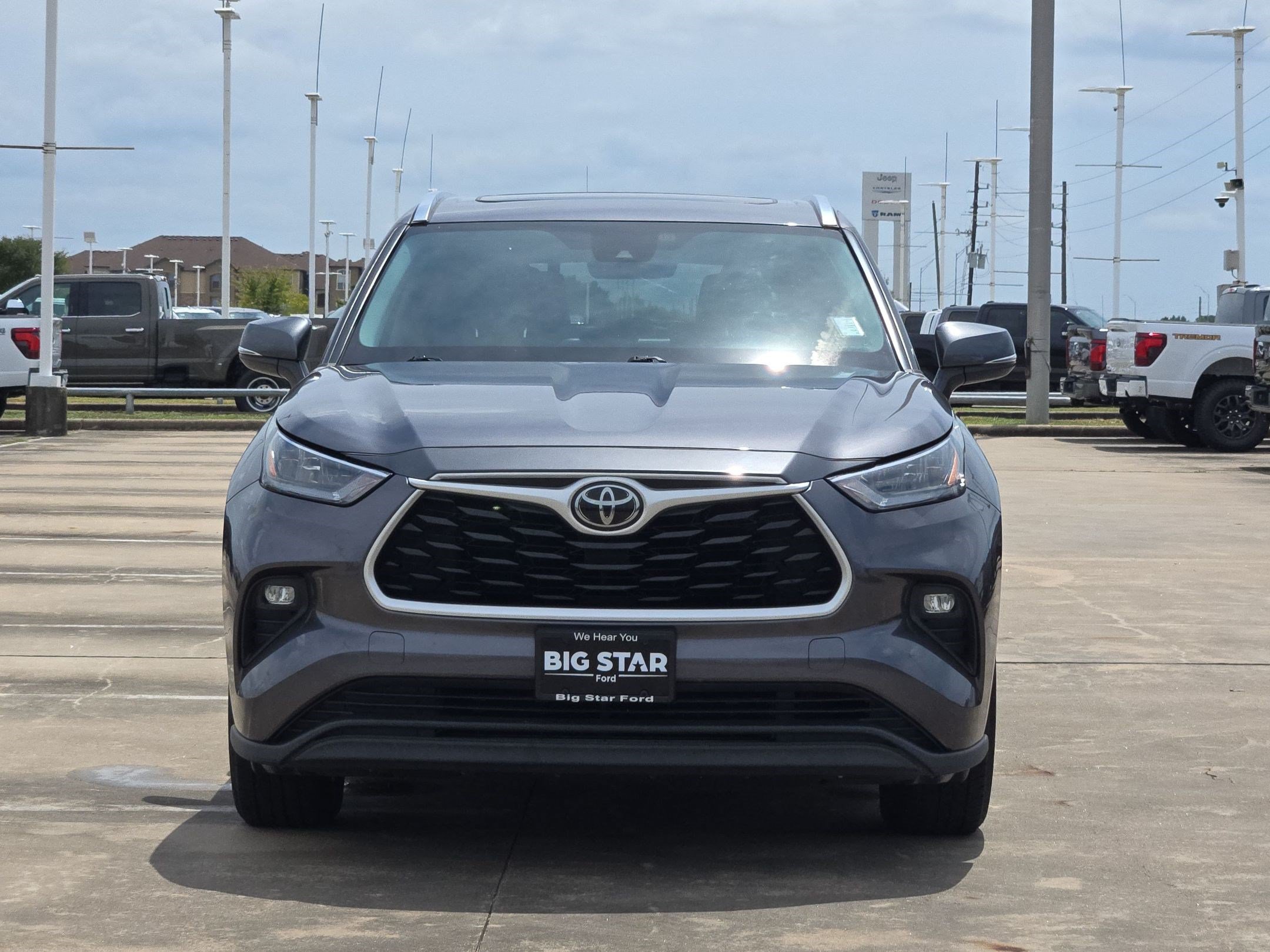 Used 2020 Toyota Highlander XLE FWD image 11