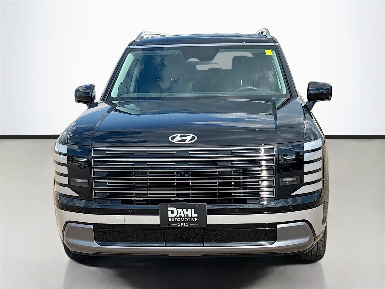 Certified 2026 Hyundai Palisade Limited AWD/4WD image 3