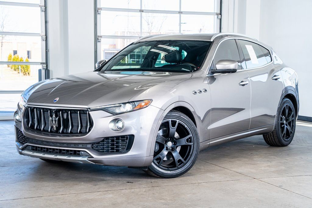 Used 2017 Maserati Levante w/ Luxury Package image 2