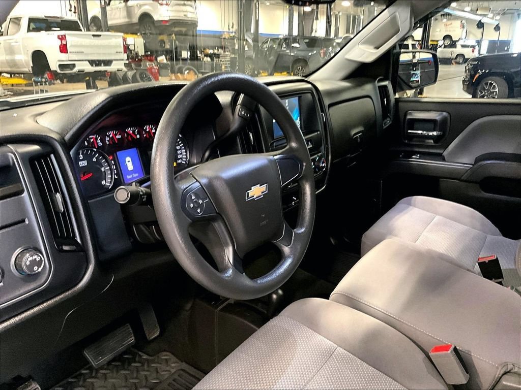 Used 2017 Chevrolet Silverado 1500 Custom w/ Custom Convenience Package AWD/4WD image 8