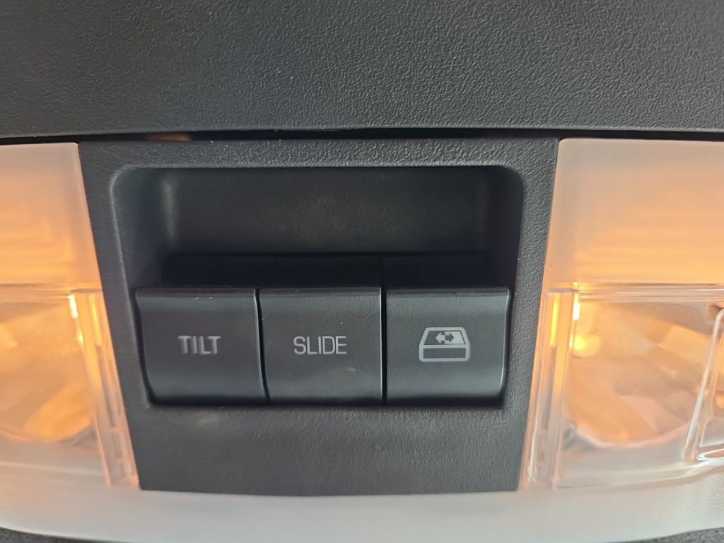 Used 2013 Ford F350 Platinum w/ FX4 Off Road Pkg image 40