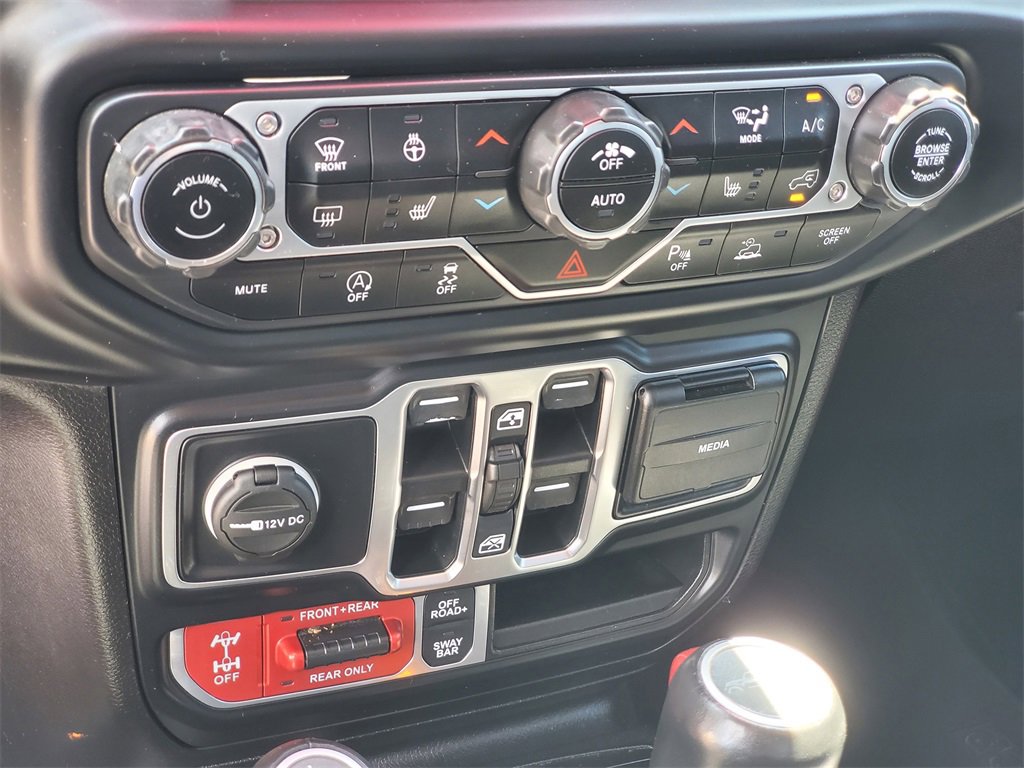Used 2020 Jeep Gladiator Rubicon w/ Dual Top Group image 17