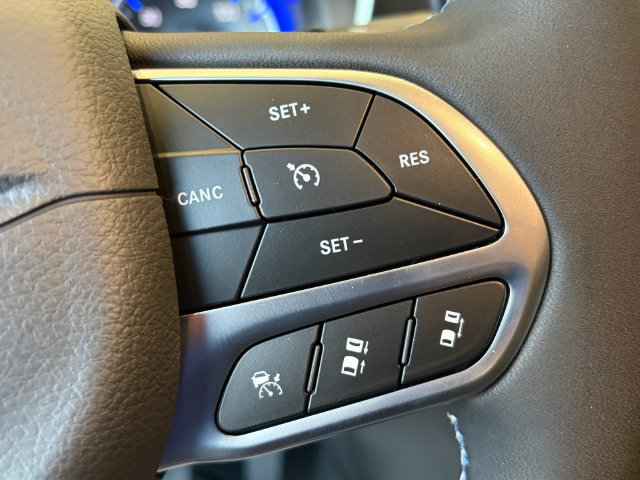 New 2027 Chrysler Pacifica Select FWD image 23