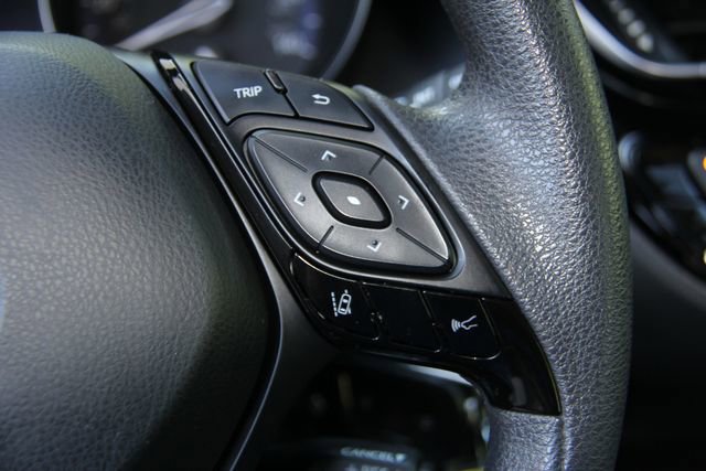 Used 2020 Toyota C-HR LE FWD image 23