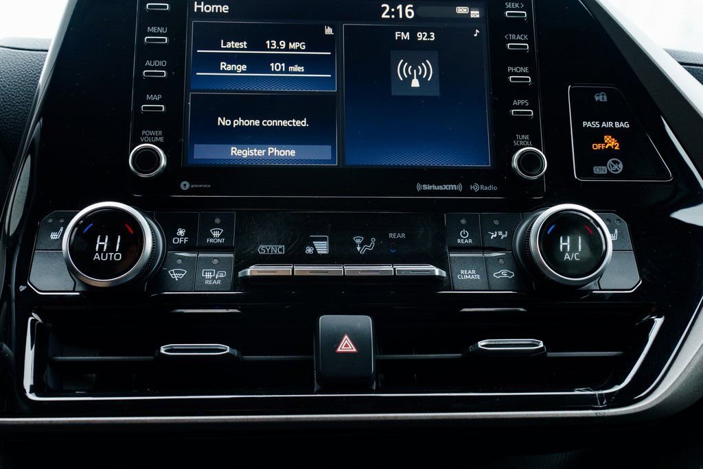 Used 2020 Toyota Highlander XLE image 15